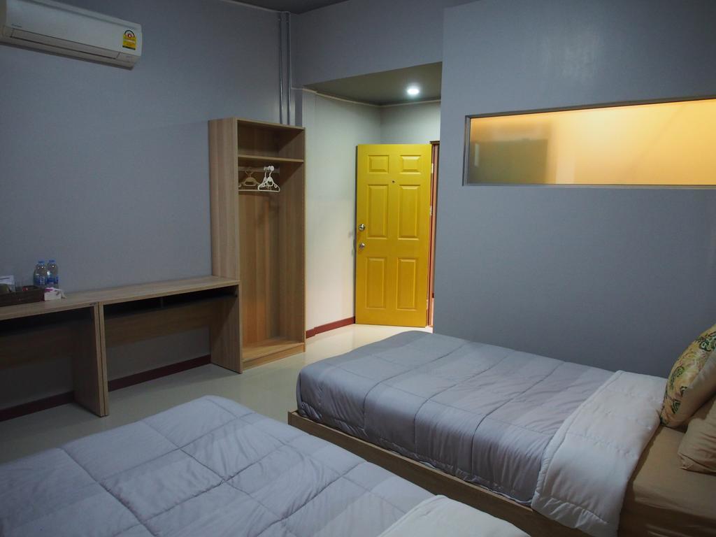 Rumah tetamu Sriyanar Place Bangkok